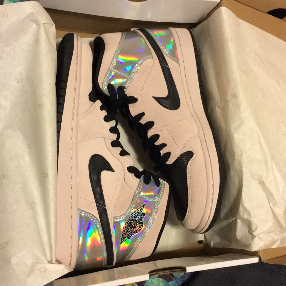 Women’s air Jordan 1 MID